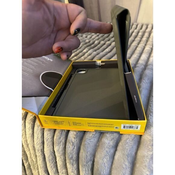 Zagg pro keys keyboard tablet case/stand apple ipad pro - Picture 3 of 11